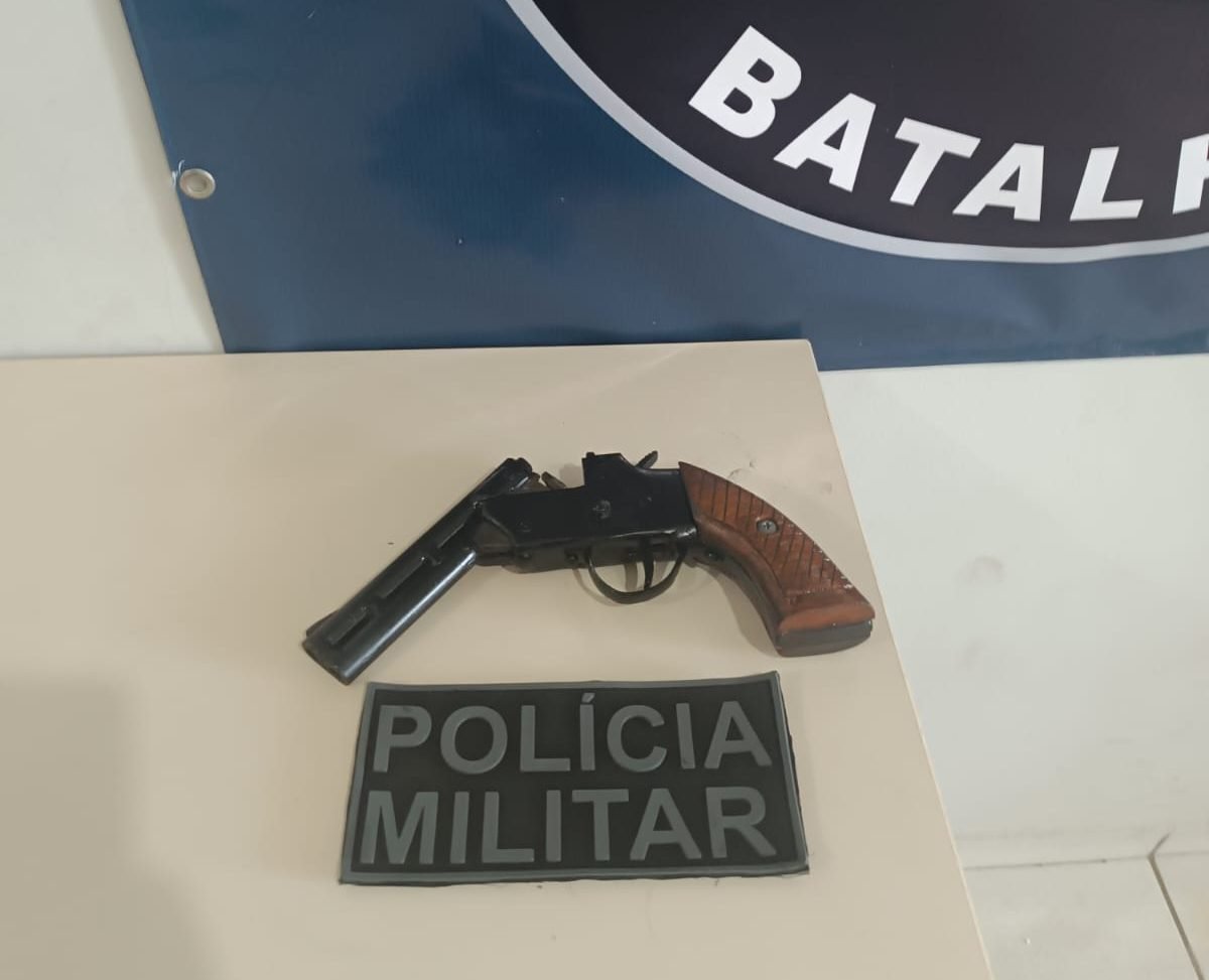 PM apreende arma de fogo artesanal no distrito de Arapuá