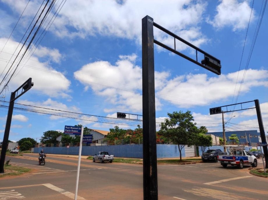 Novo semáforo entra em operação para otimizar trânsito em Três Lagoas