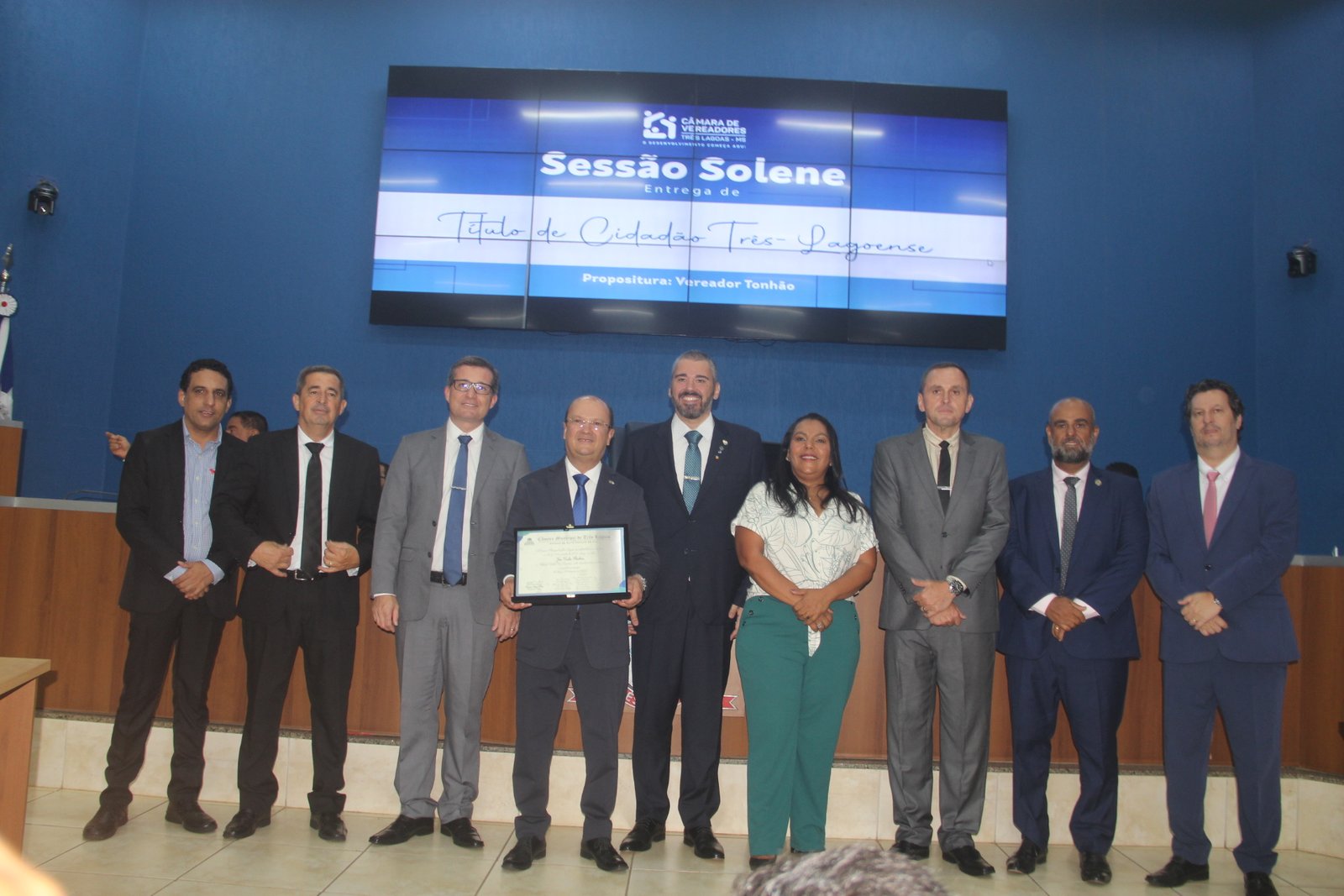 José Carlos Barbosa, governador em exercício, recebe título de filho ilustre em Três Lagoas