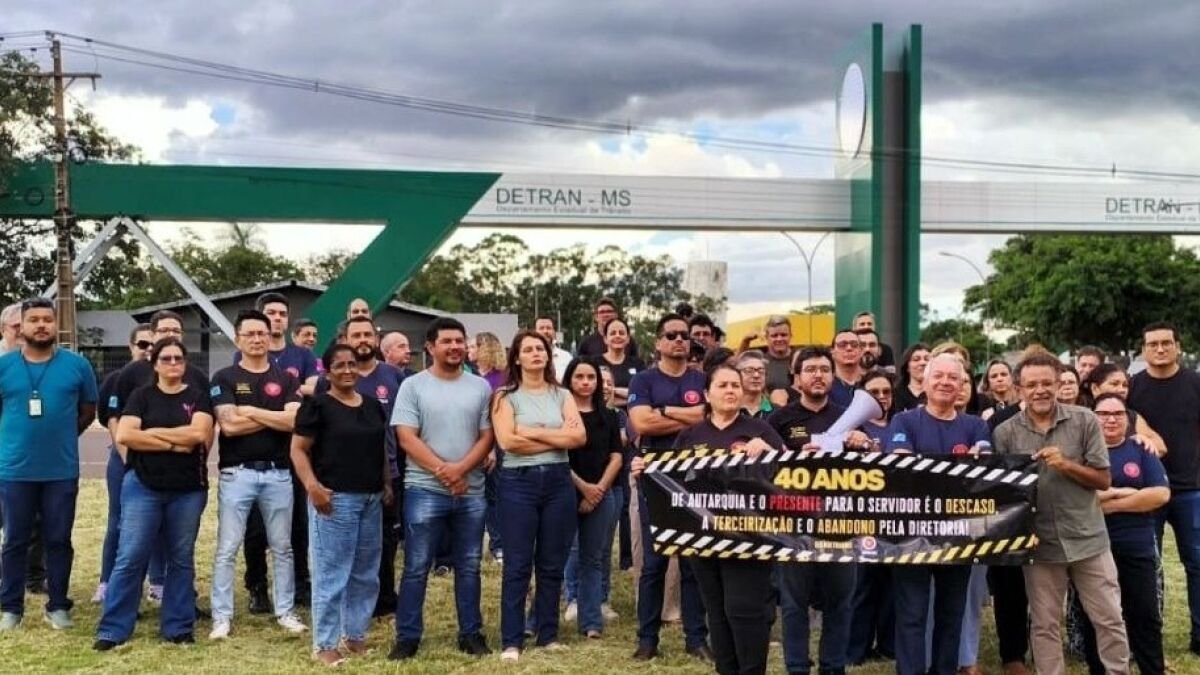 Servidores do Detran-MS fazem paralisação por reajuste salarial