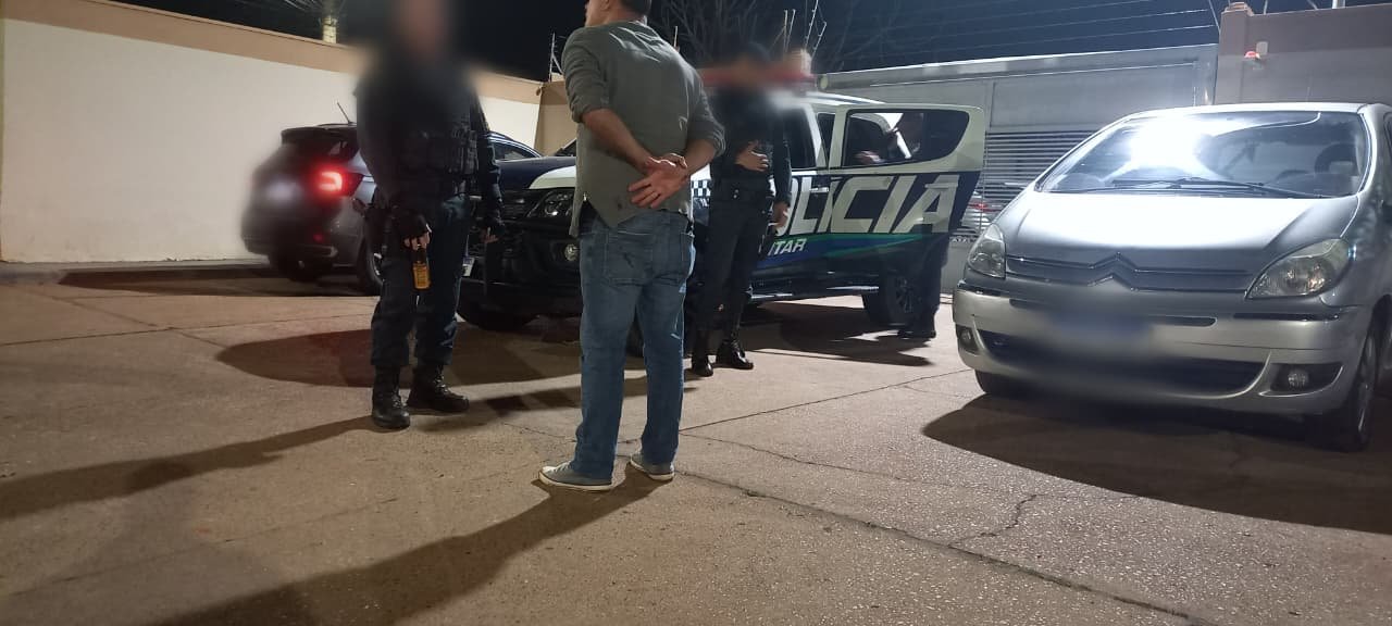 Homem é preso após ameaçar companheira com "70 facadas" em Três Lagoas