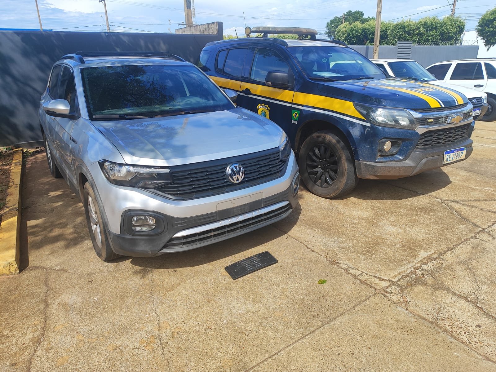 PRF Recupera Veículo Furtado em Três Lagoas