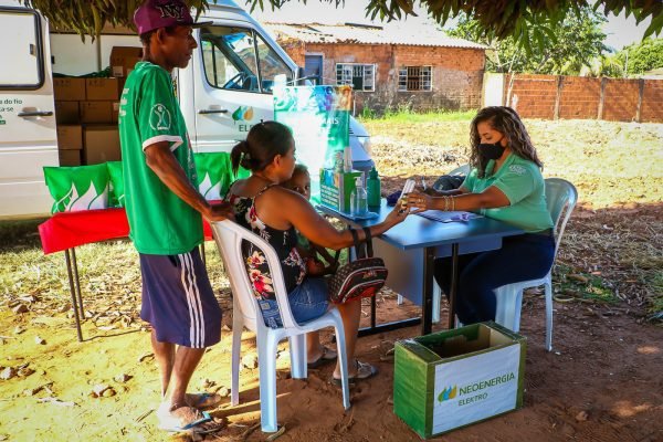 Ação da Neoenergia e Prefeitura distribuirá lâmpadas de LED. Veja como participar