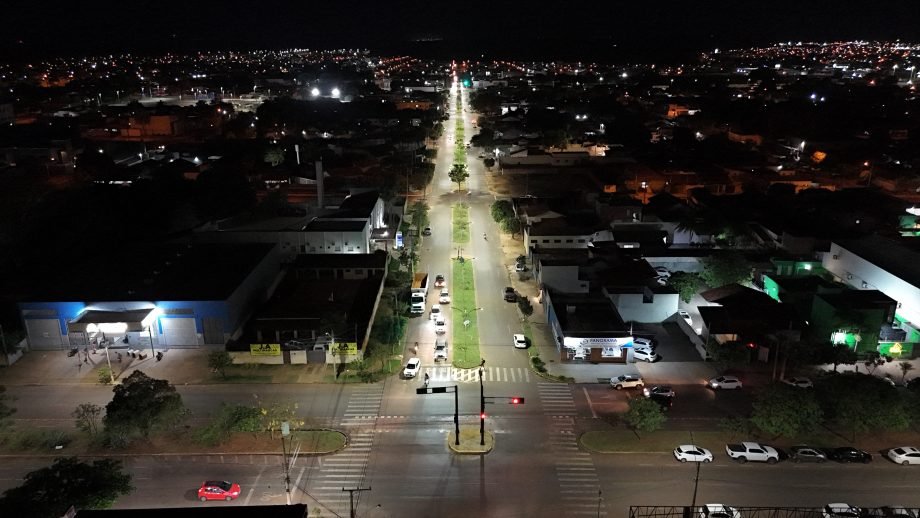Prefeitura detalha cronograma da modernização da iluminação e orienta sobre chamados