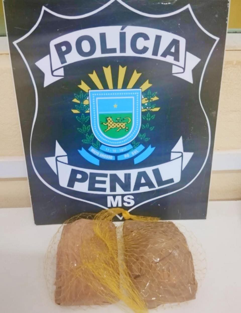 Drogas arremessadas por drone são interceptadas por policiais penais em presídio de Três Lagoas