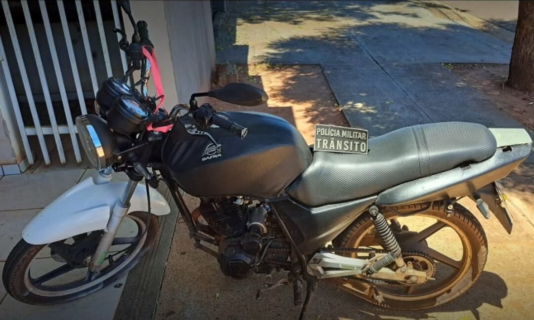 Motocicleta roubada em outro estado é localizada em blitz, e motociclista é detido em Três Lagoas